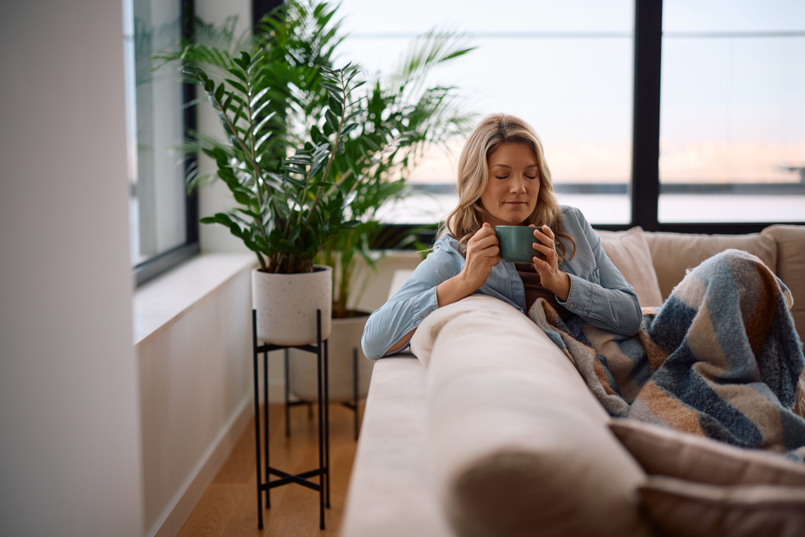 Simplifying your life by decluttering your home and using self storage solutions from Guardian Storage