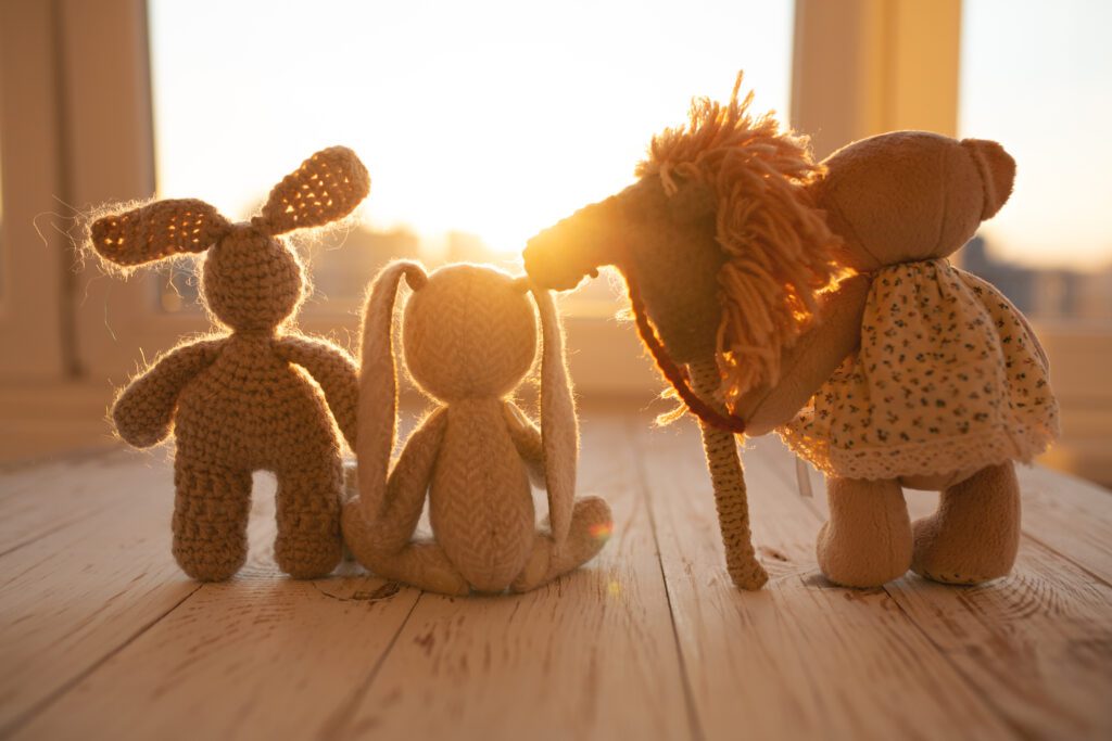 Guardian Storage – Sorting sentimental items and keepsakes in a cozy living room