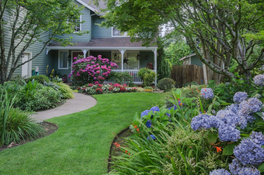 Front Yard Landscaping Tips: Transform Your Home's Curb Appeal