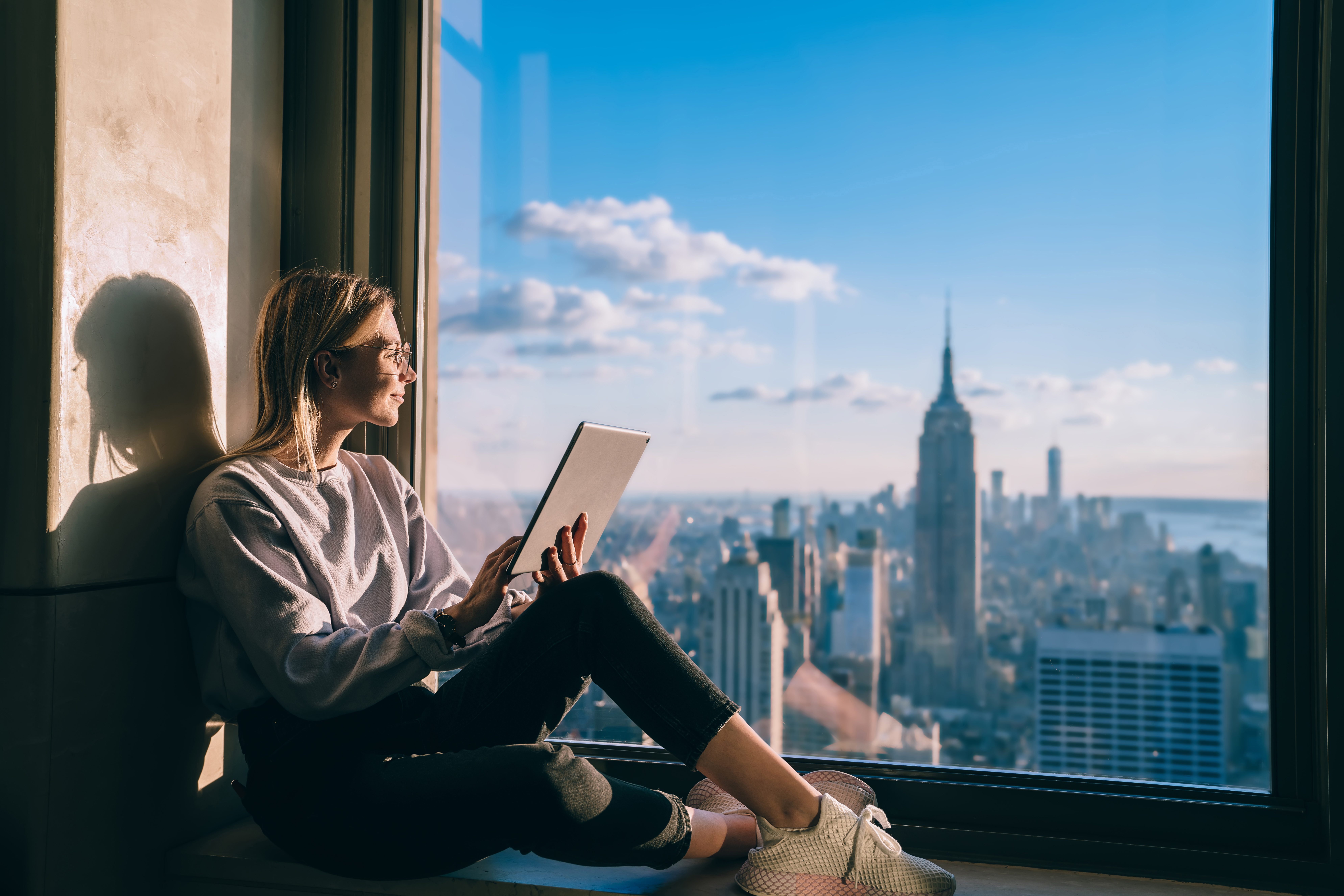 Practical urban living solutions to help maximize space, improve functionality, and stay organized in small city apartments and condos.